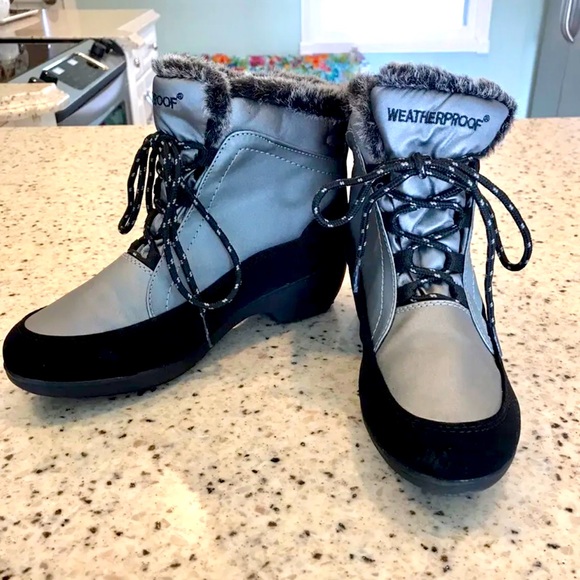 Silver & Black Waterproof Boots  size 6.5 - Picture 1 of 8